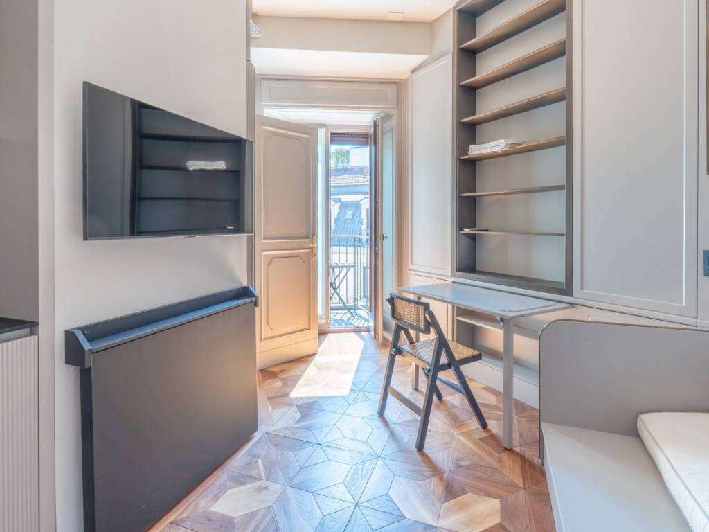 appartamento in vendita a Milano in zona Guastalla