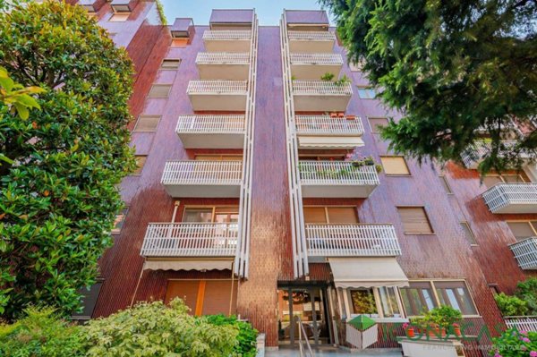 appartamento in vendita a Milano in zona Vigentino