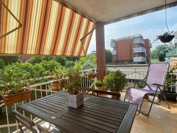 appartamento in vendita a Milano in zona Baggio