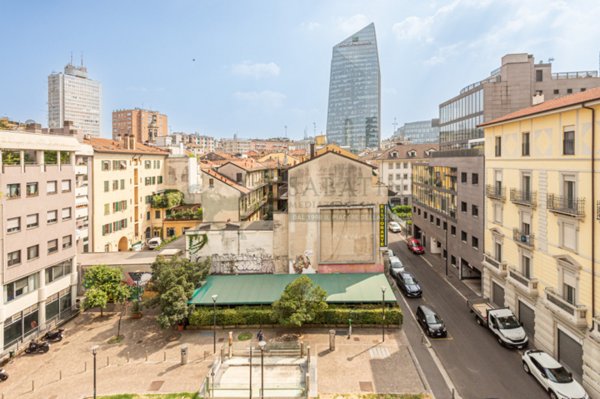 appartamento in vendita a Milano in zona Porta Nuova