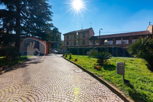 appartamento in vendita a Milano in zona Baggio