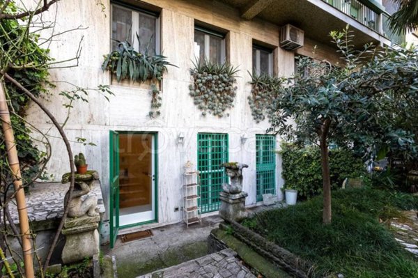appartamento in vendita a Milano in zona Bocconi