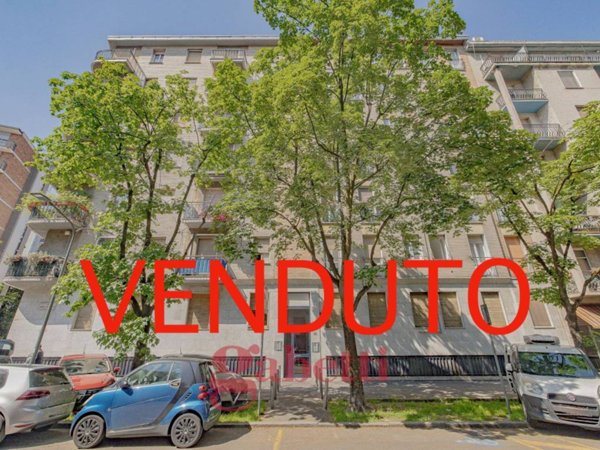 appartamento in vendita a Milano in zona Trenno