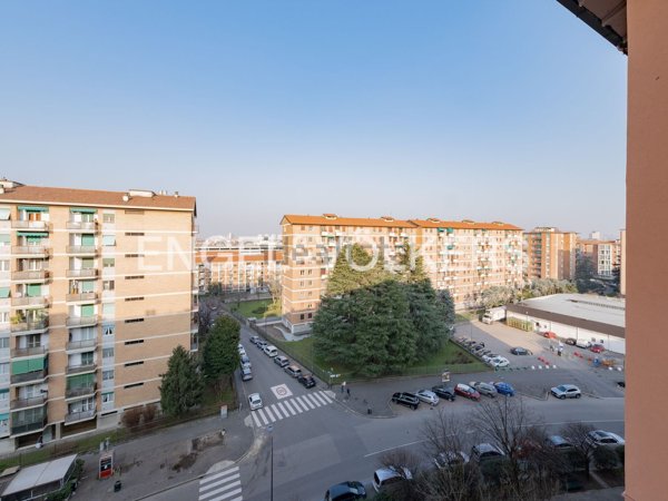 appartamento in vendita a Milano in zona Gallaratese