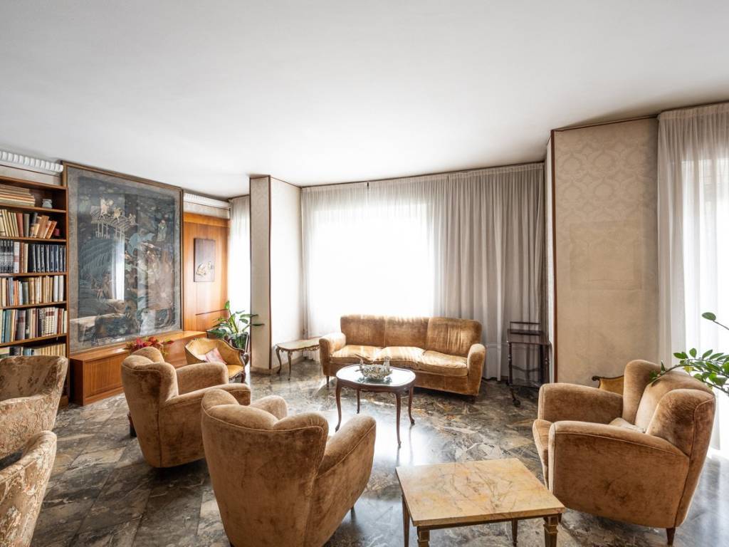 appartamento in vendita a Milano in zona Città Studi