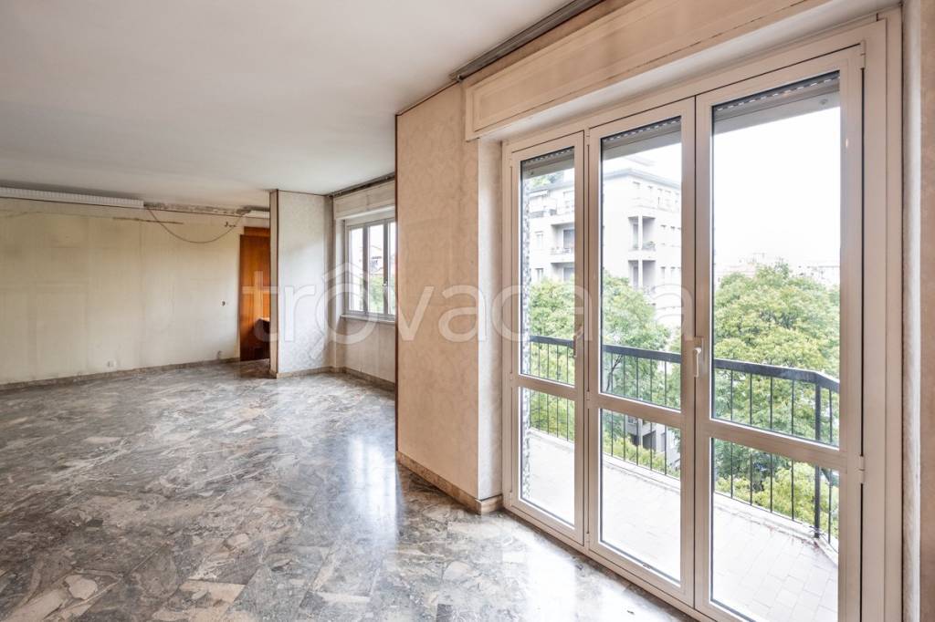 appartamento in vendita a Milano in zona Città Studi