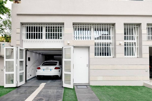 appartamento in vendita a Milano in zona Cagnola