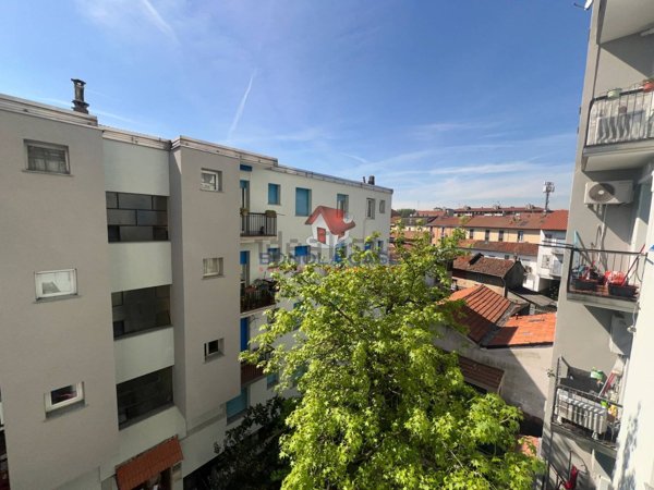 appartamento in vendita a Milano in zona Baggio