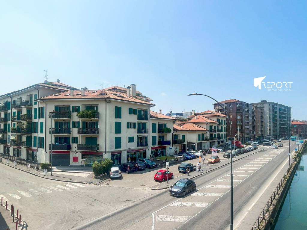 negozio in vendita a Milano in zona Porta Ticinese