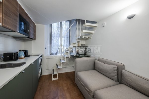 appartamento in vendita a Milano in zona Sant'Ambrogio