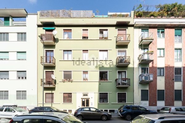 appartamento in vendita a Milano in zona Lorenteggio