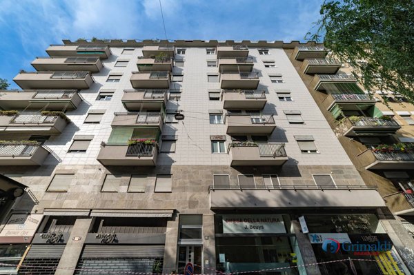 appartamento in vendita a Milano in zona Rembrandt