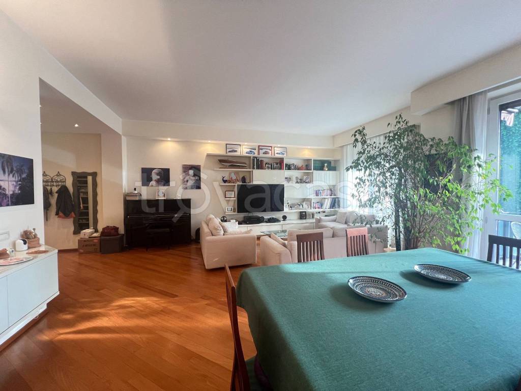 appartamento in vendita a Milano in zona Brera