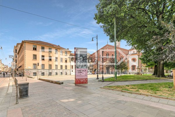 appartamento in vendita a Milano in zona Porta Ticinese