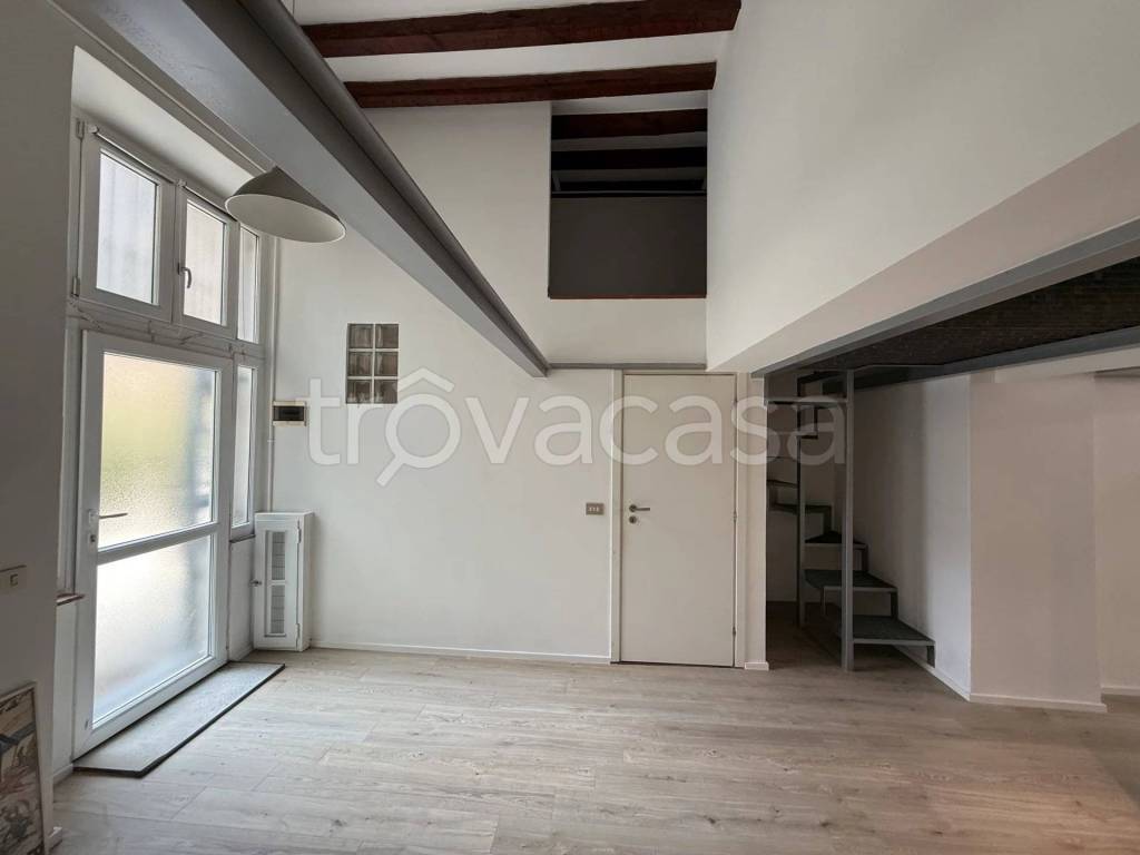 appartamento in vendita a Milano in zona Cinque Giornate