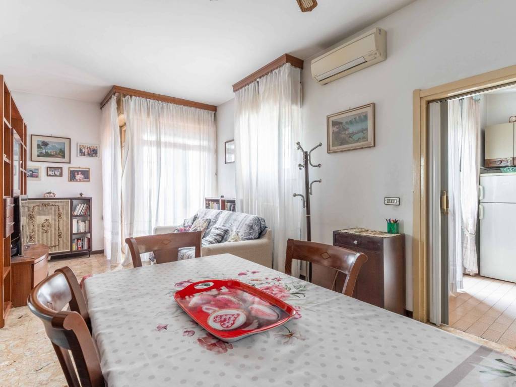 appartamento in vendita a Milano in zona Gratosoglio