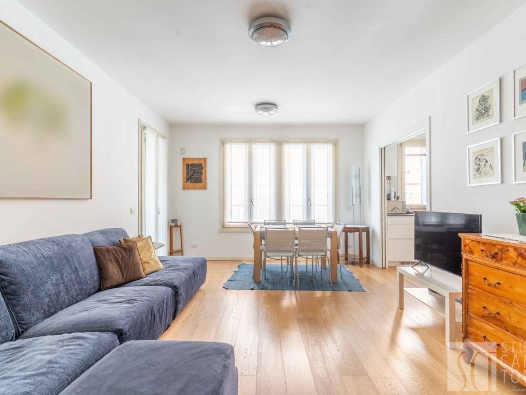 appartamento in vendita a Milano in zona Porta Genova