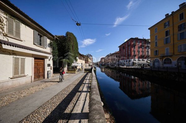 ufficio in vendita a Milano in zona Porta Genova