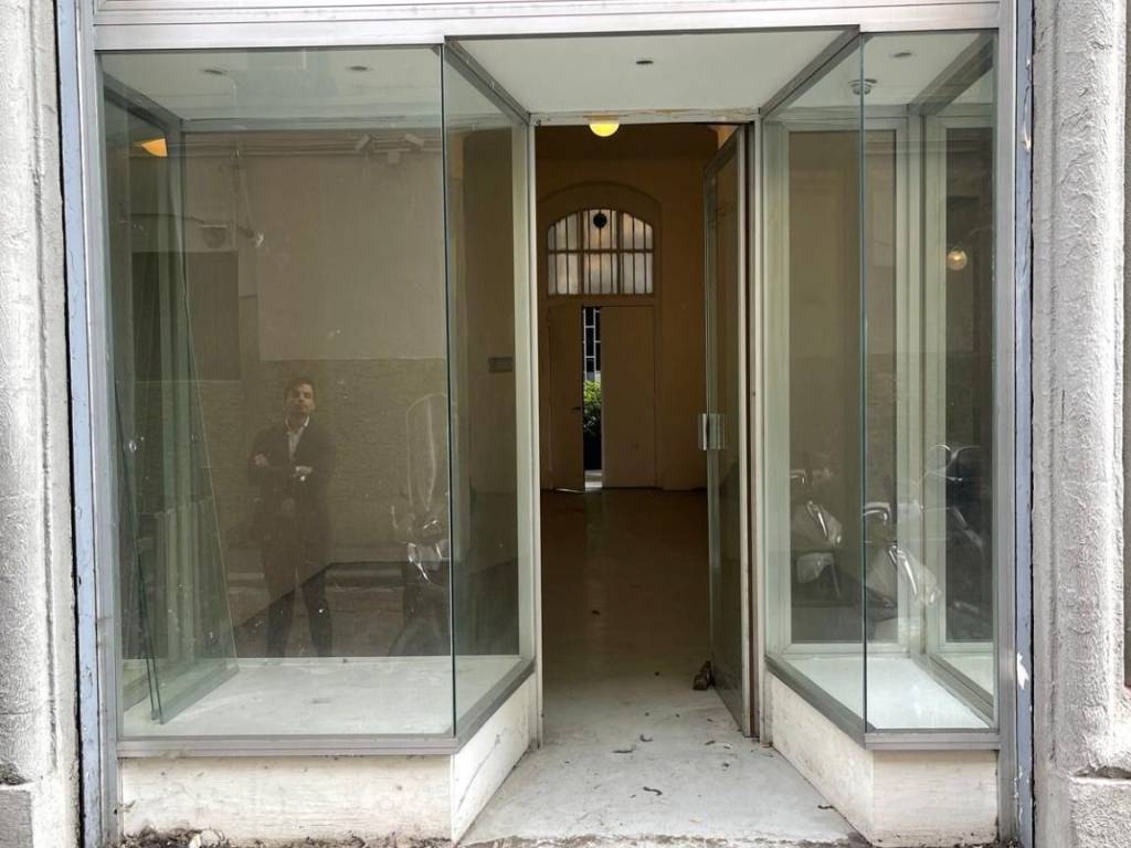 negozio in vendita a Milano in zona Solari