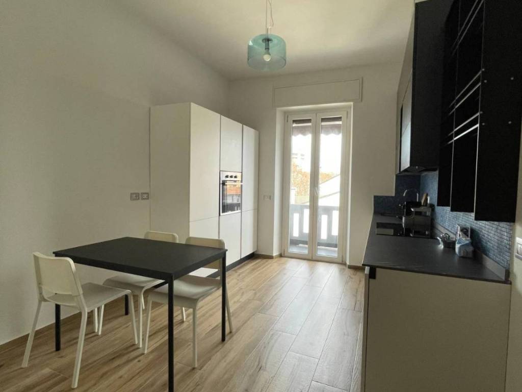 appartamento in vendita a Milano in zona Dergano