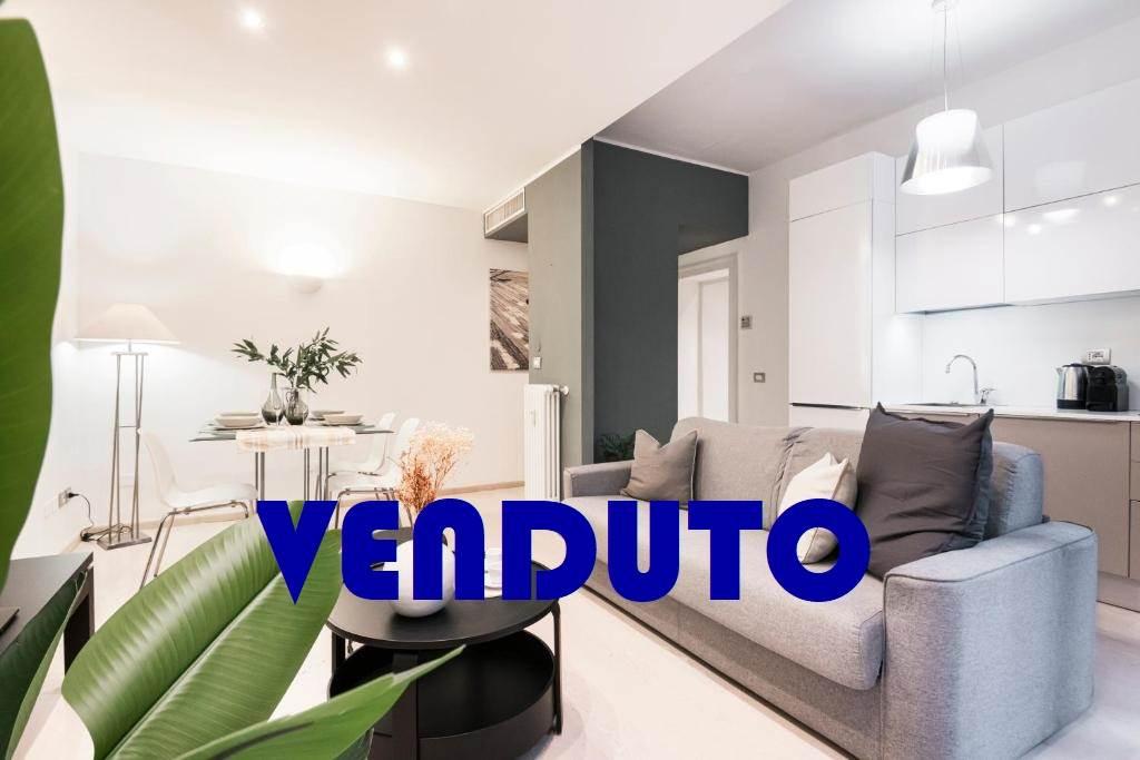 appartamento in vendita a Milano in zona Sant'Ambrogio