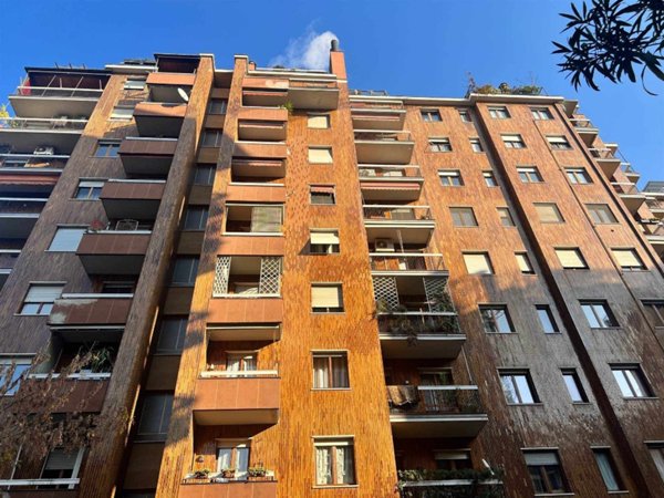 appartamento in vendita a Milano in zona Sempione