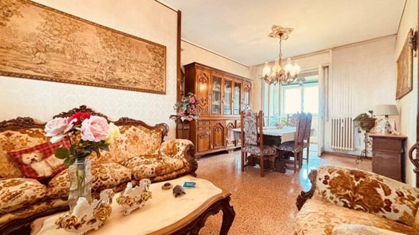 appartamento in vendita a Milano in zona Quarto Cagnino