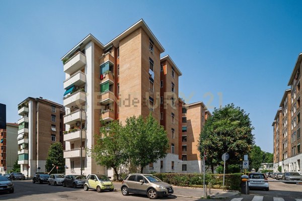 appartamento in vendita a Milano in zona Porta Vittoria