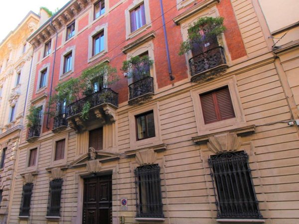 appartamento in vendita a Milano in zona Guastalla