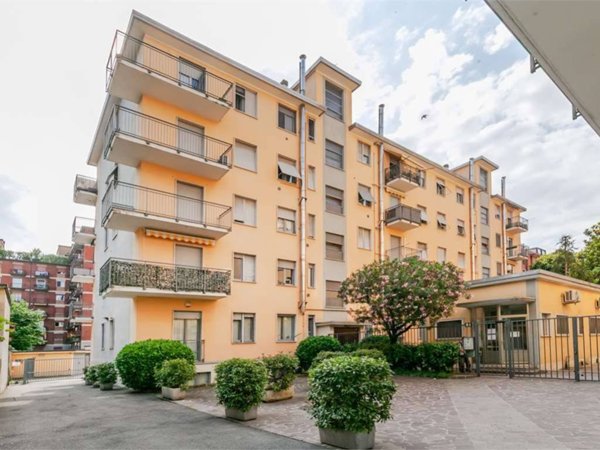 appartamento in vendita a Milano in zona Affori