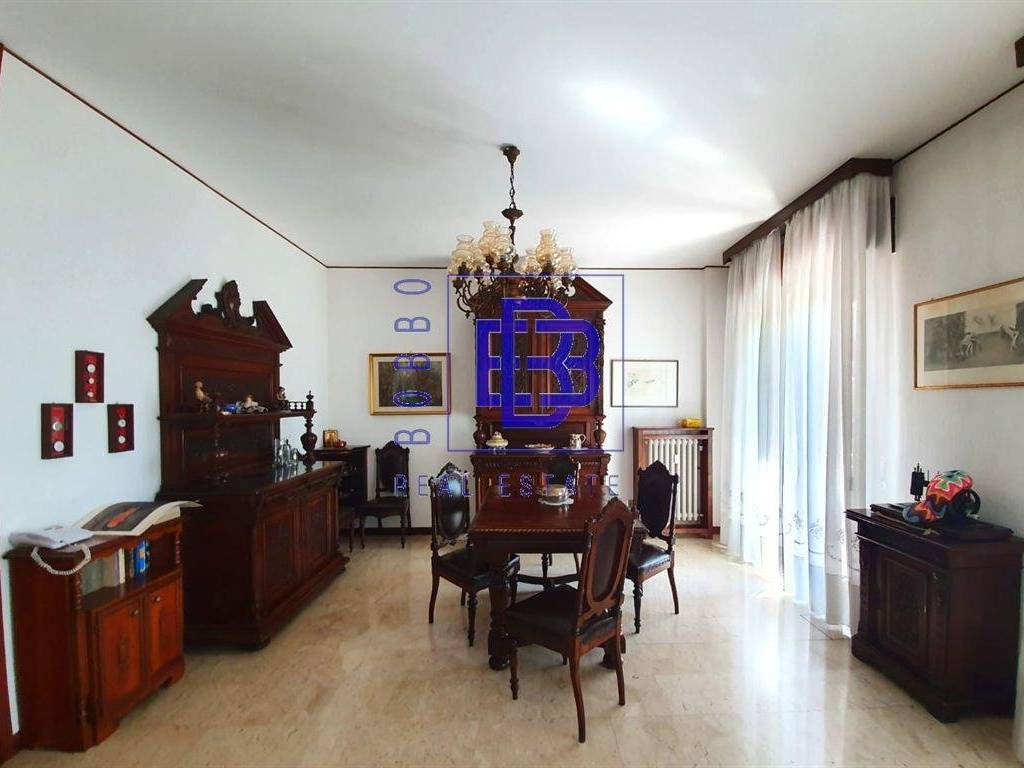 appartamento in vendita a Milano in zona Centro Direzionale