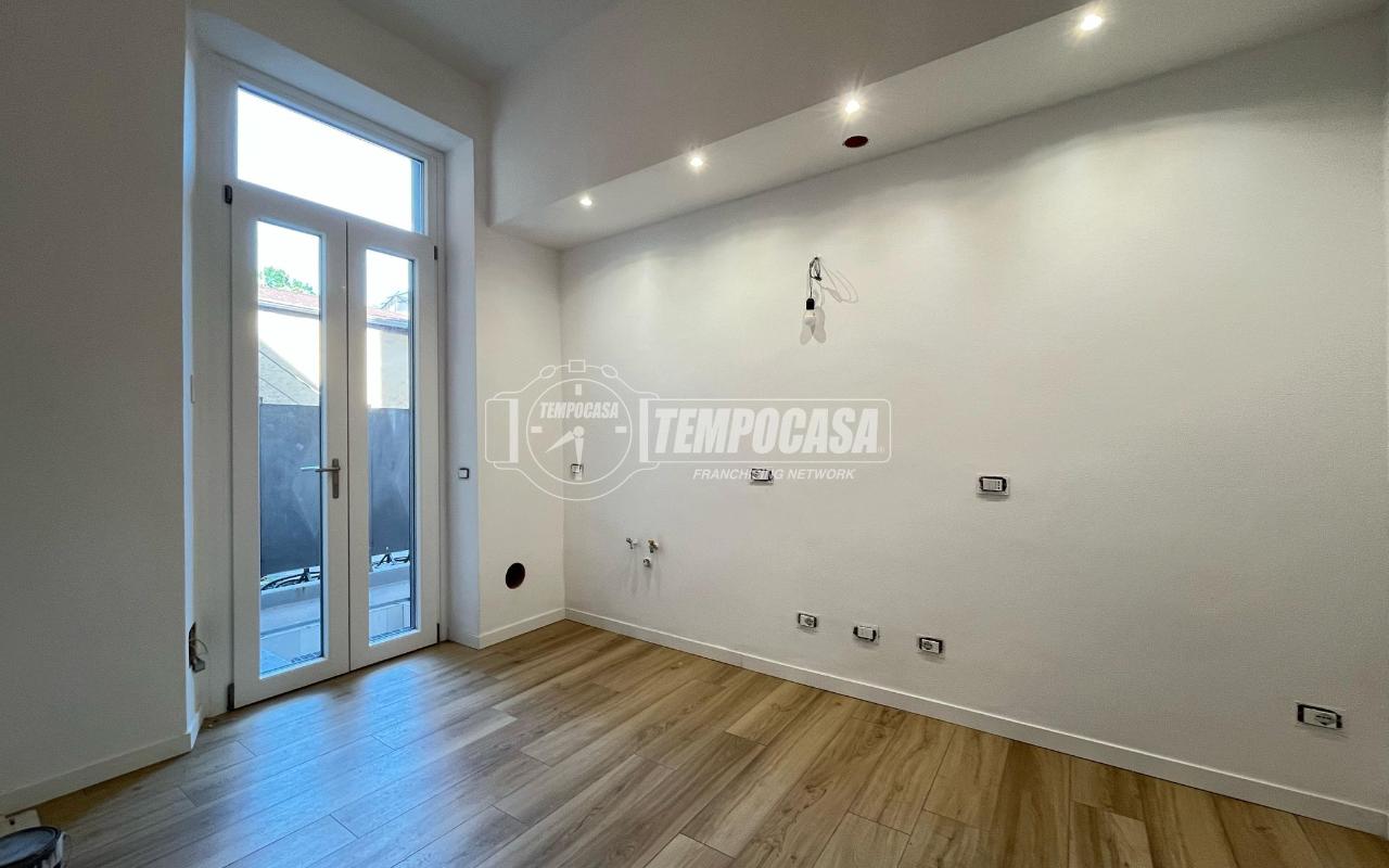 appartamento in vendita a Milano in zona Morivione
