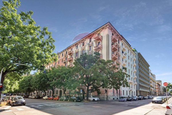 appartamento in vendita a Milano in zona Sempione