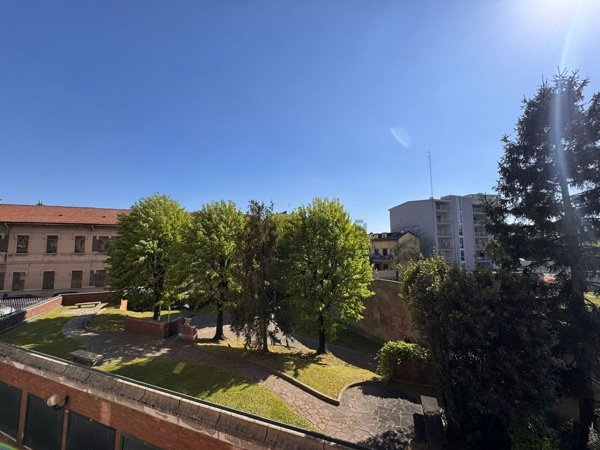 appartamento in vendita a Milano in zona Dergano
