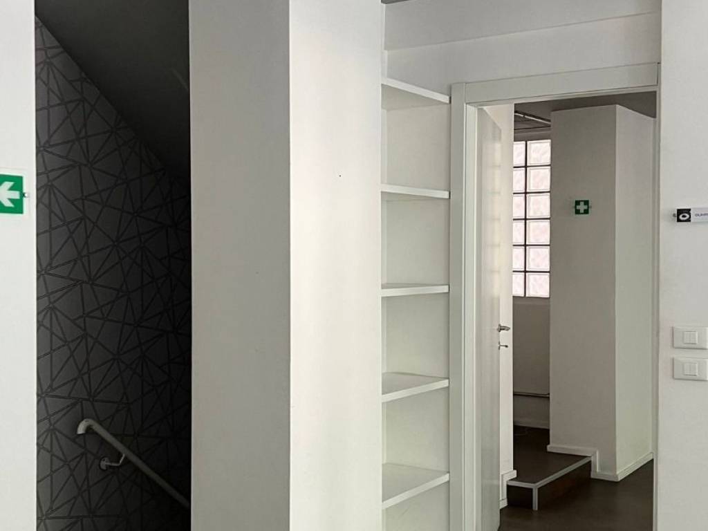 ufficio in vendita a Milano in zona Porta Venezia