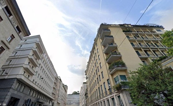 appartamento in vendita a Milano in zona Sant'Ambrogio