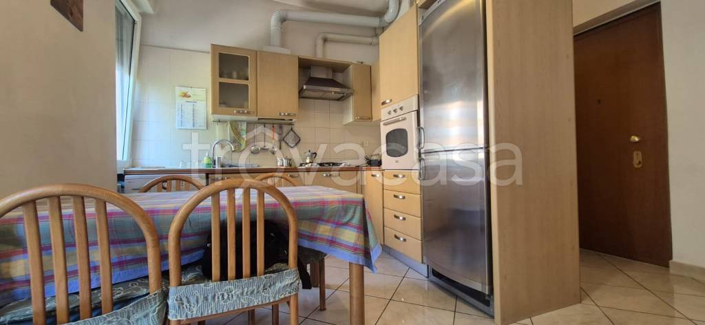 appartamento in vendita a Milano in zona Adriano
