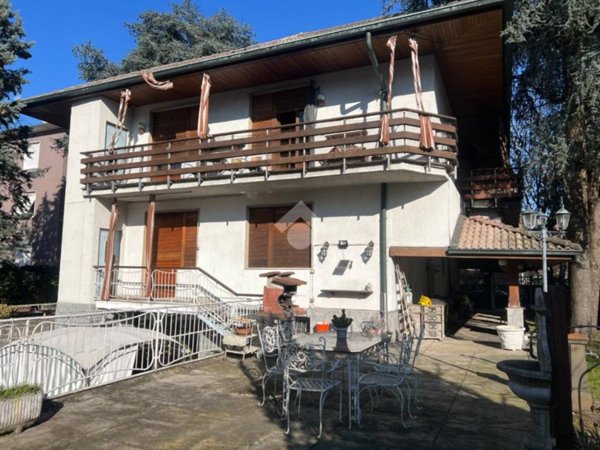 casa indipendente in vendita a Milano in zona Garegnano