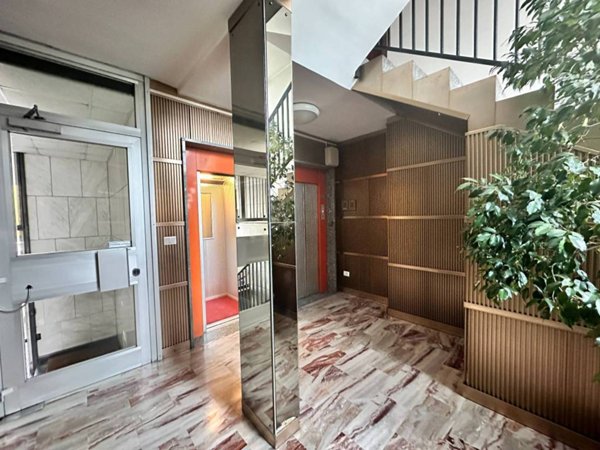 appartamento in vendita a Milano in zona Vigentino