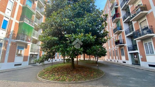 appartamento in vendita a Milano in zona Baggio
