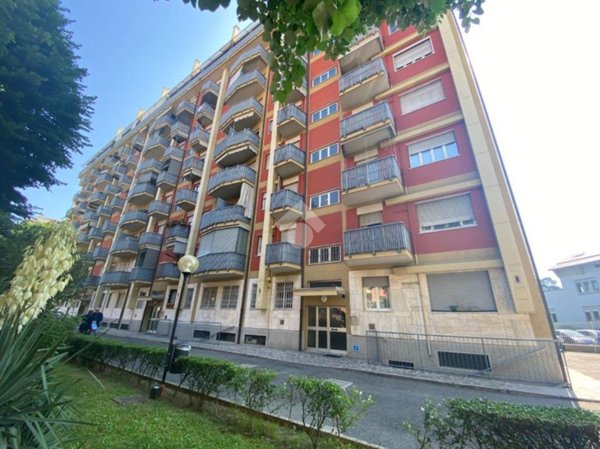 appartamento in vendita a Milano in zona Lorenteggio