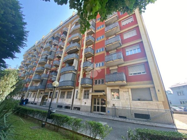 appartamento in vendita a Milano in zona Lorenteggio
