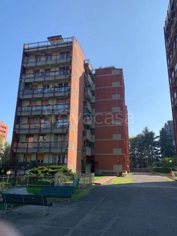 appartamento in vendita a Milano in zona Gallaratese
