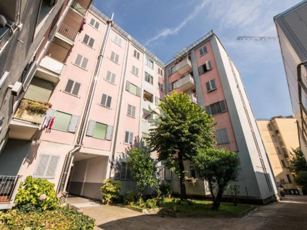 appartamento in vendita a Milano in zona Porta Vittoria