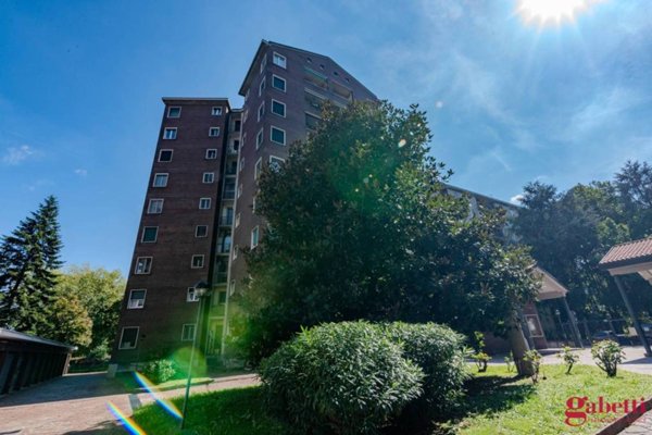appartamento in vendita a Milano in zona Bocconi