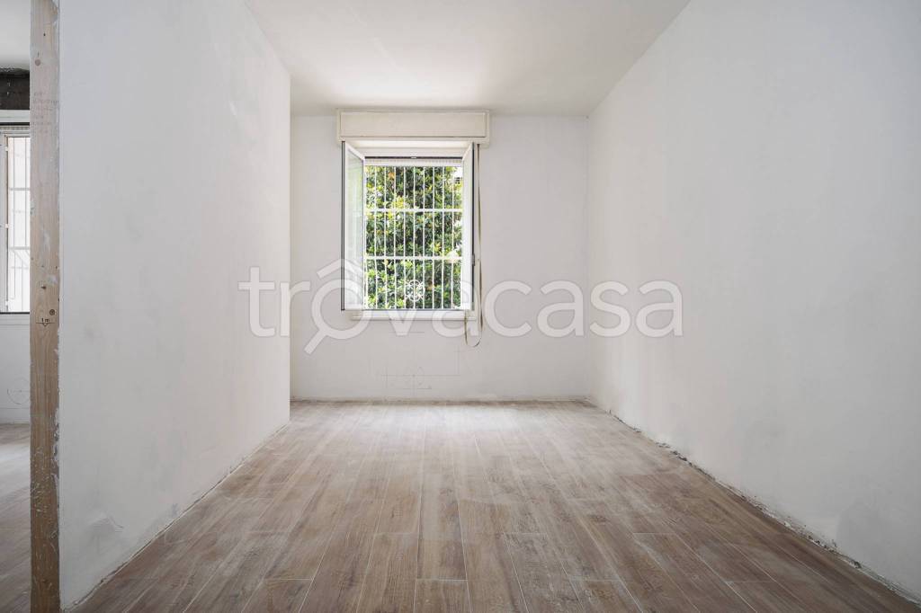 appartamento in vendita a Milano in zona Rogoredo