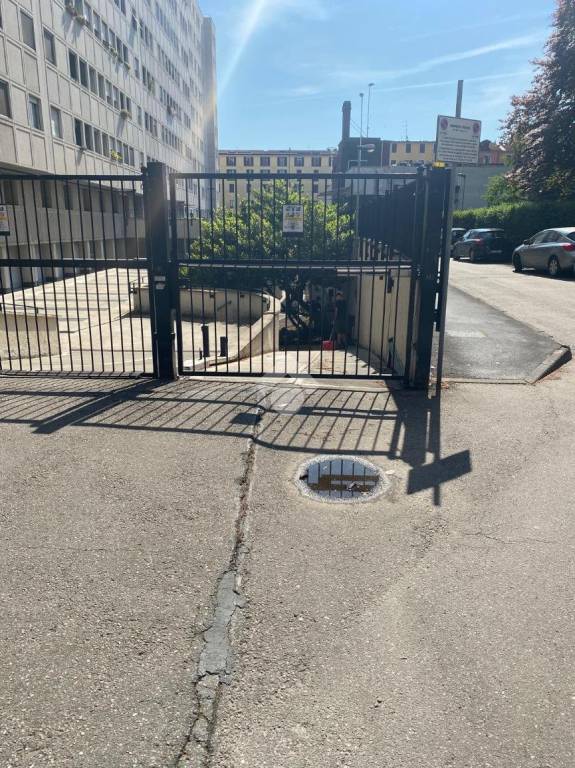 ufficio in vendita a Milano in zona Isola