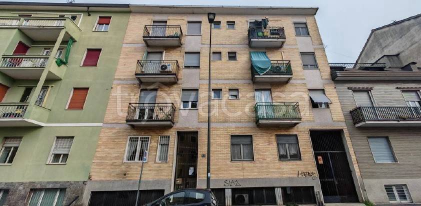 appartamento in vendita a Milano in zona Baggio