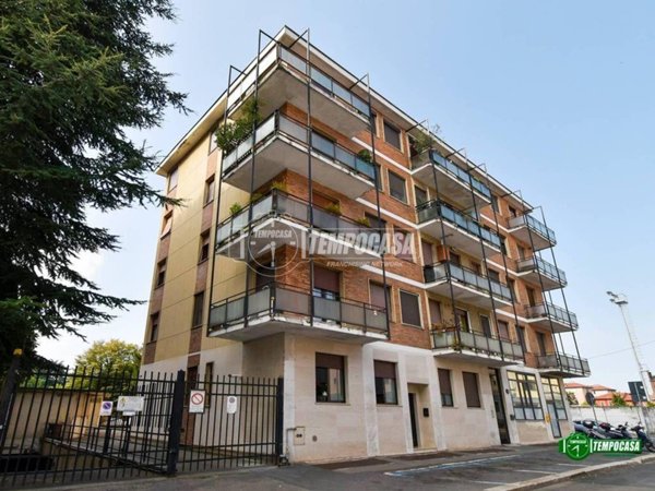 appartamento in vendita a Milano in zona Stadera