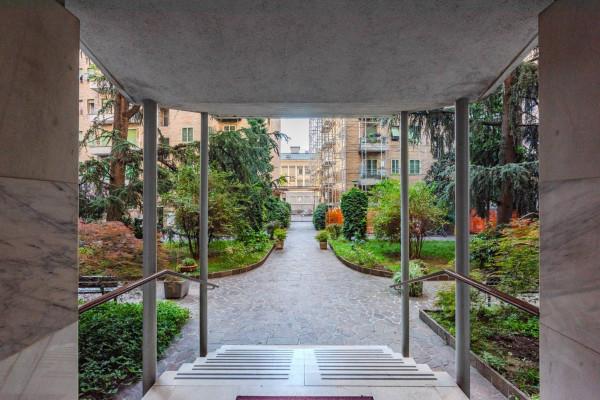 appartamento in vendita a Milano in zona Isola